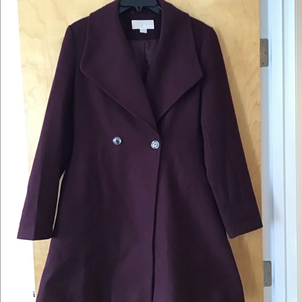 Elegant trench coat burgundy size 10 mildly used